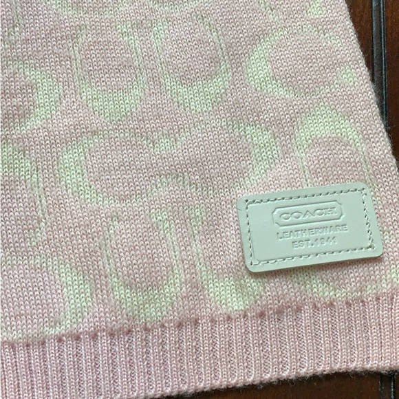 Coach Sweater Beanie & Scarf- authentic - Picture 4 of 5
